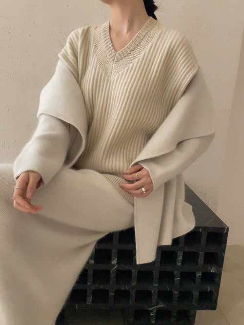 100% Cashmere V-Neck Ribbed Knit Vest