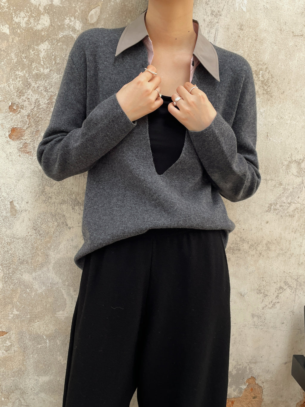 100% Cashmere V-Neck Sweater with Removable Collar