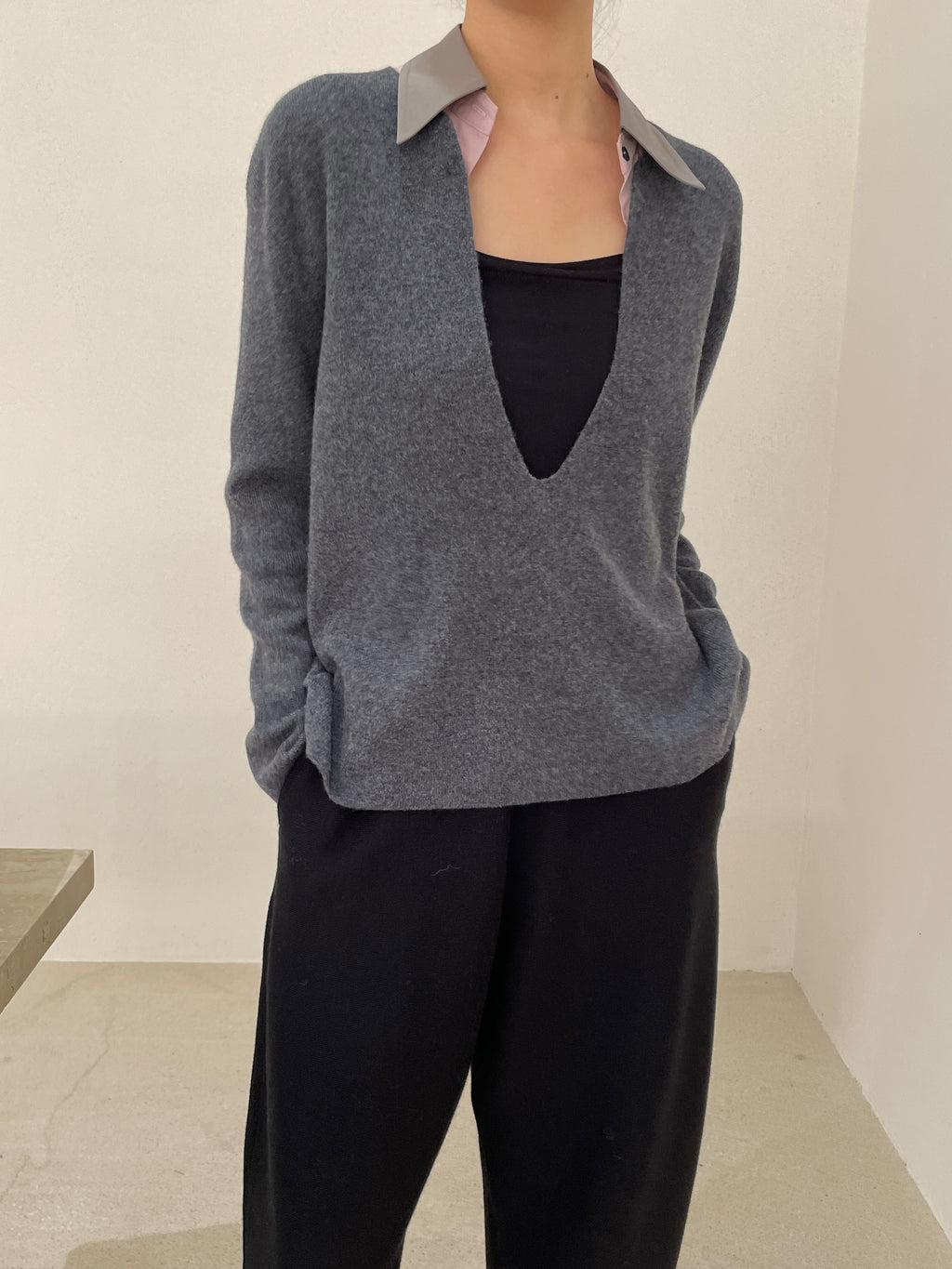 100% Cashmere V-Neck Sweater with Removable Collar